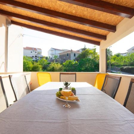 Apartman Marel Zrnovnica ภายนอก รูปภาพ