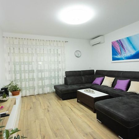 Apartman Marel Zrnovnica ภายนอก รูปภาพ