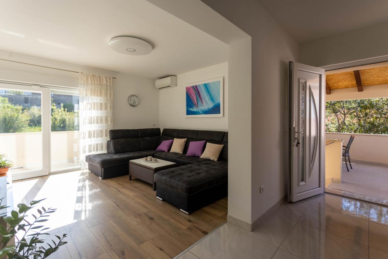 Apartman Marel Zrnovnica ภายนอก รูปภาพ