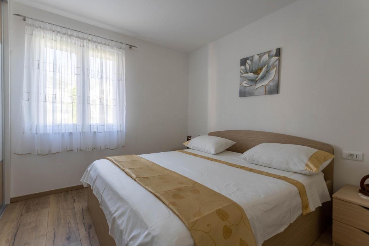 Apartman Marel Zrnovnica ภายนอก รูปภาพ