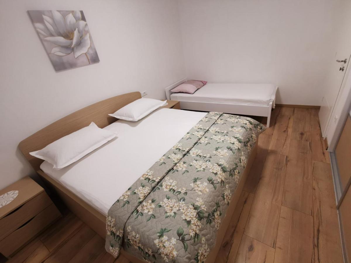 Apartman Marel Zrnovnica ภายนอก รูปภาพ